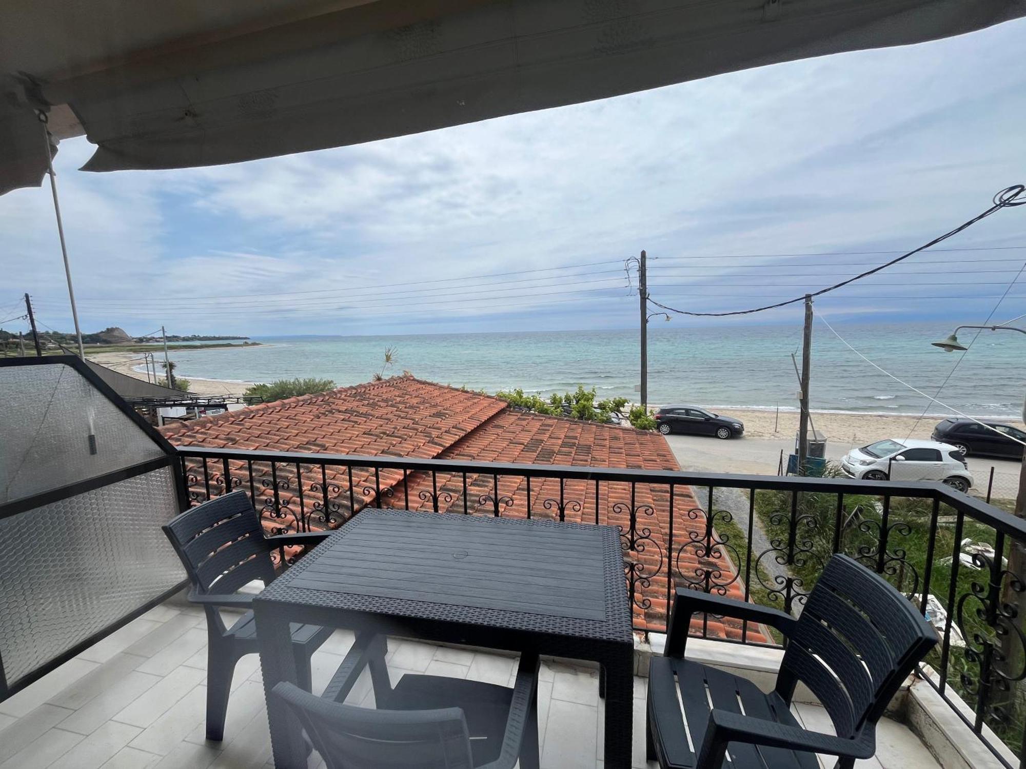 Okkio Sea View Apartment Vergia Ngoại thất bức ảnh